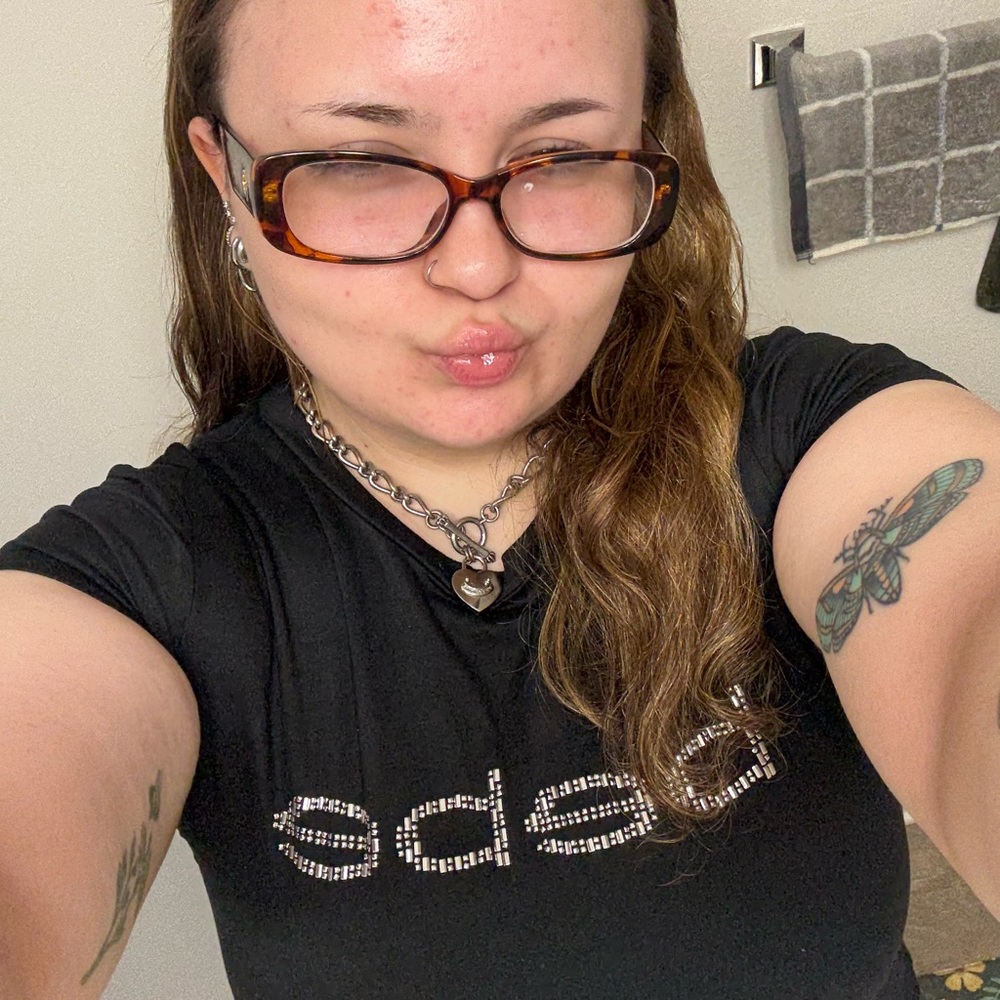 Meet your Posher, Elizabeth